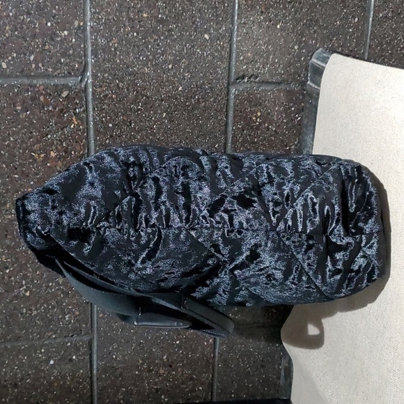 VICTORIAS SECRET BLACK LARGE VEGAN FAUX FUR TOTE BAG - Picture 9 of 10